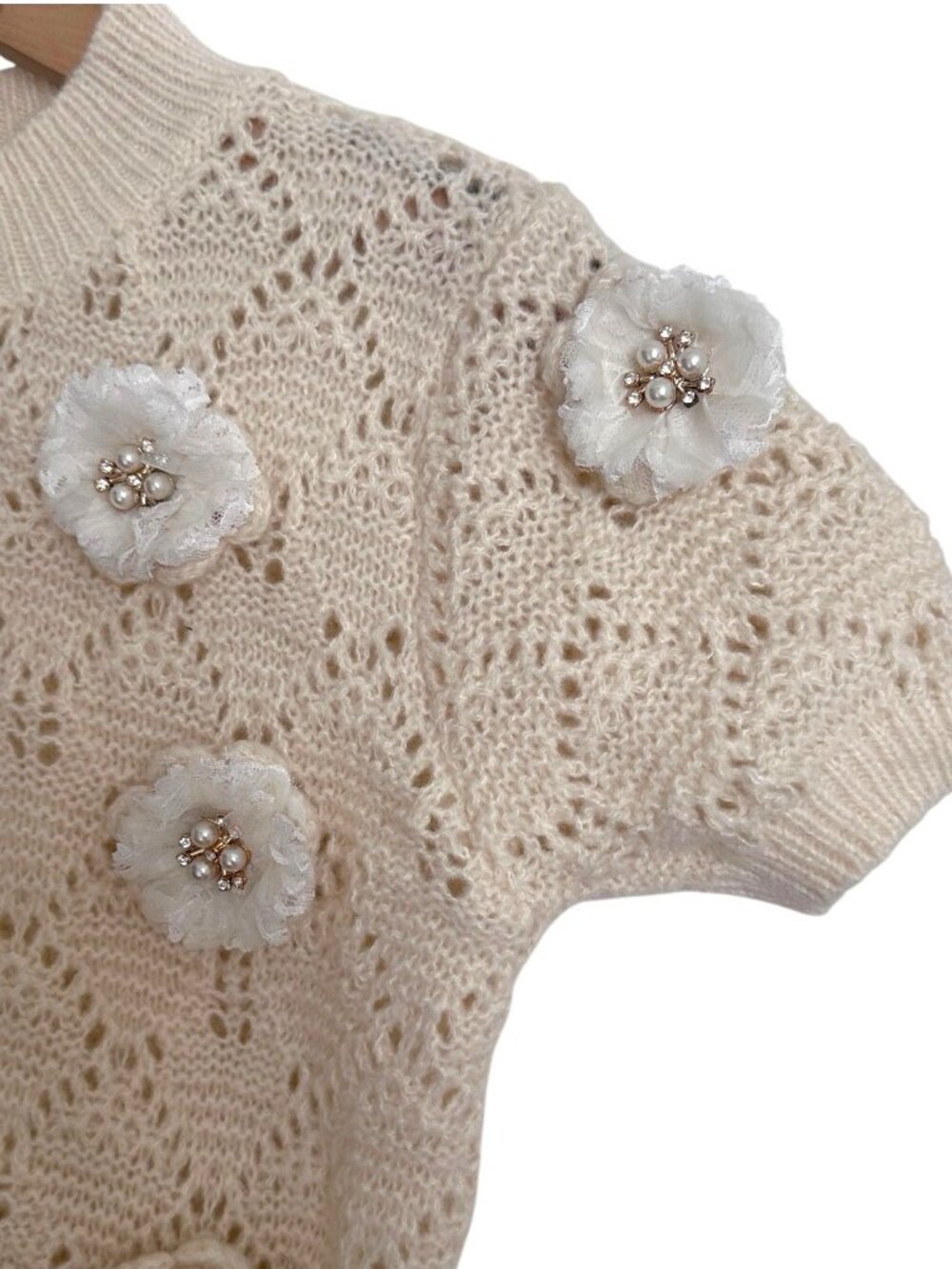 Women Crop Top Knit 3D Lace Flower Pearl Appliques Ivory SZ PS Crew Neck Stretch - Picture 7 of 11